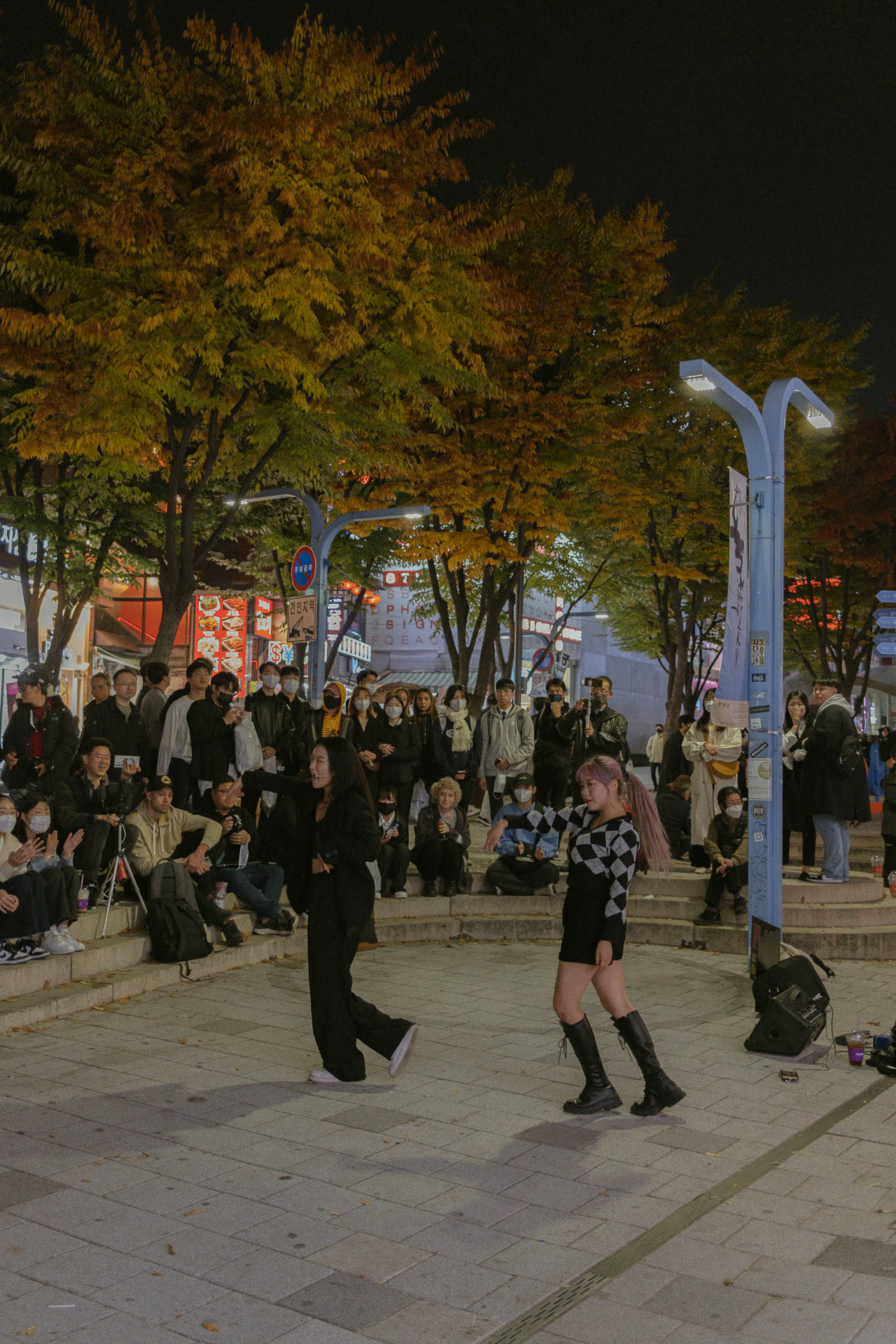 Hongdae dancers